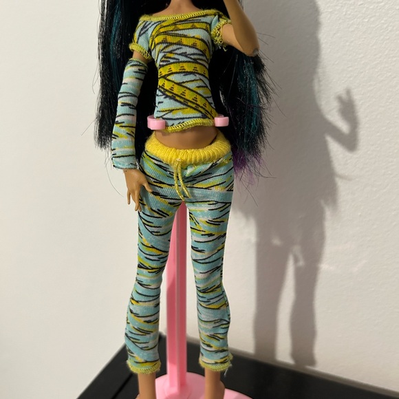 Monster High Doll Cleo de Nile Creepateria (but in Dead Tired outfit) - Picture 5 of 5